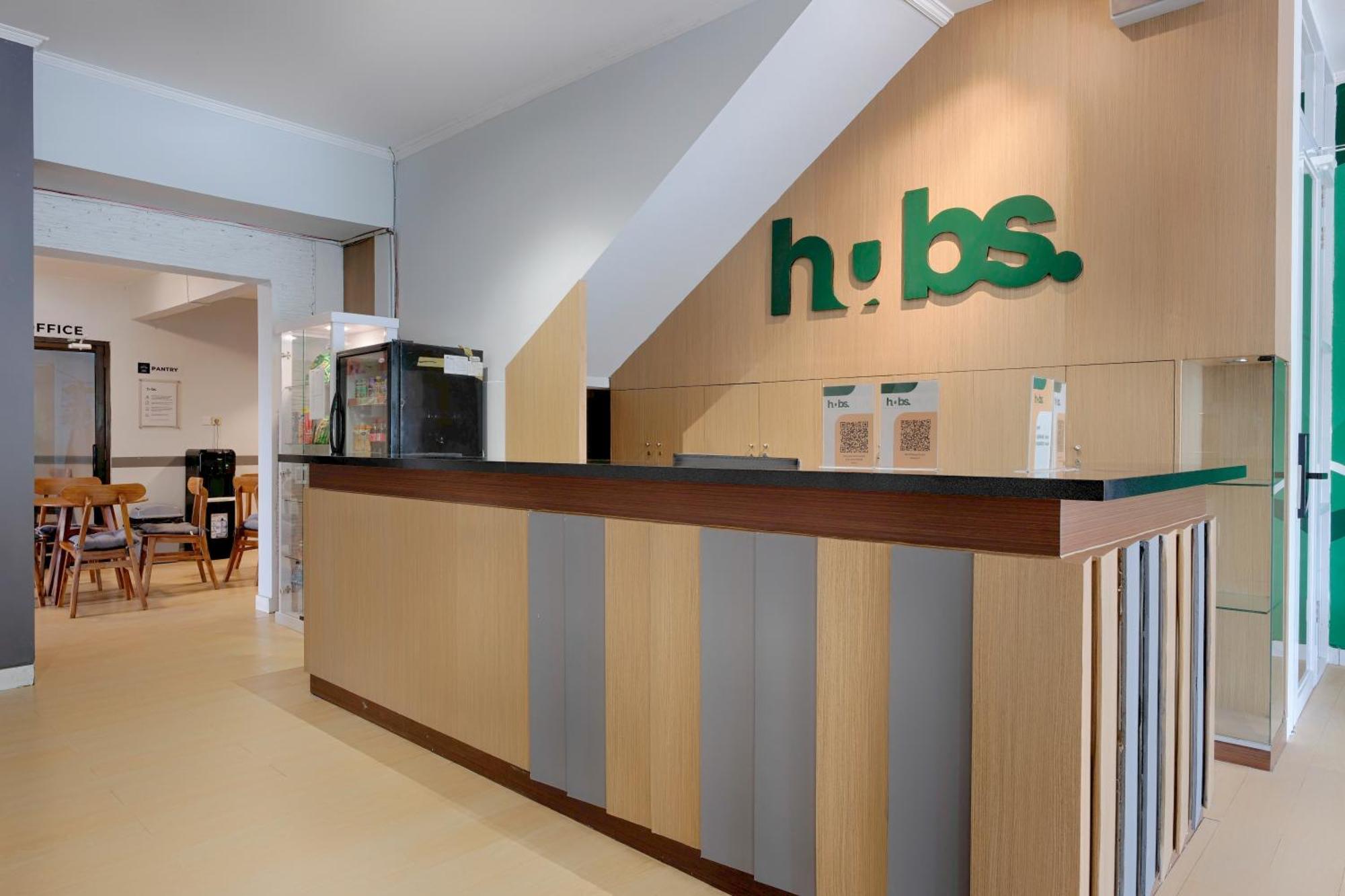 Hubs Hostel *